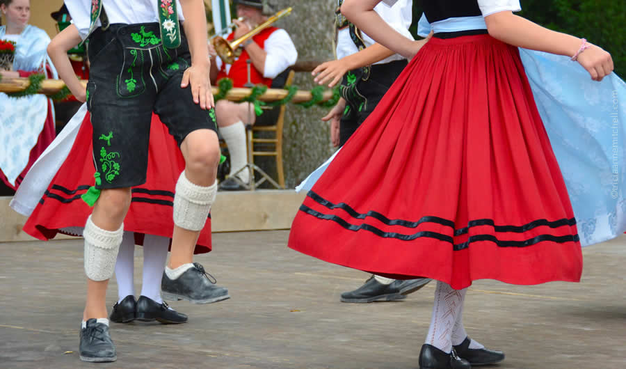 Schuhplattler german folk dance Oberammergau 2